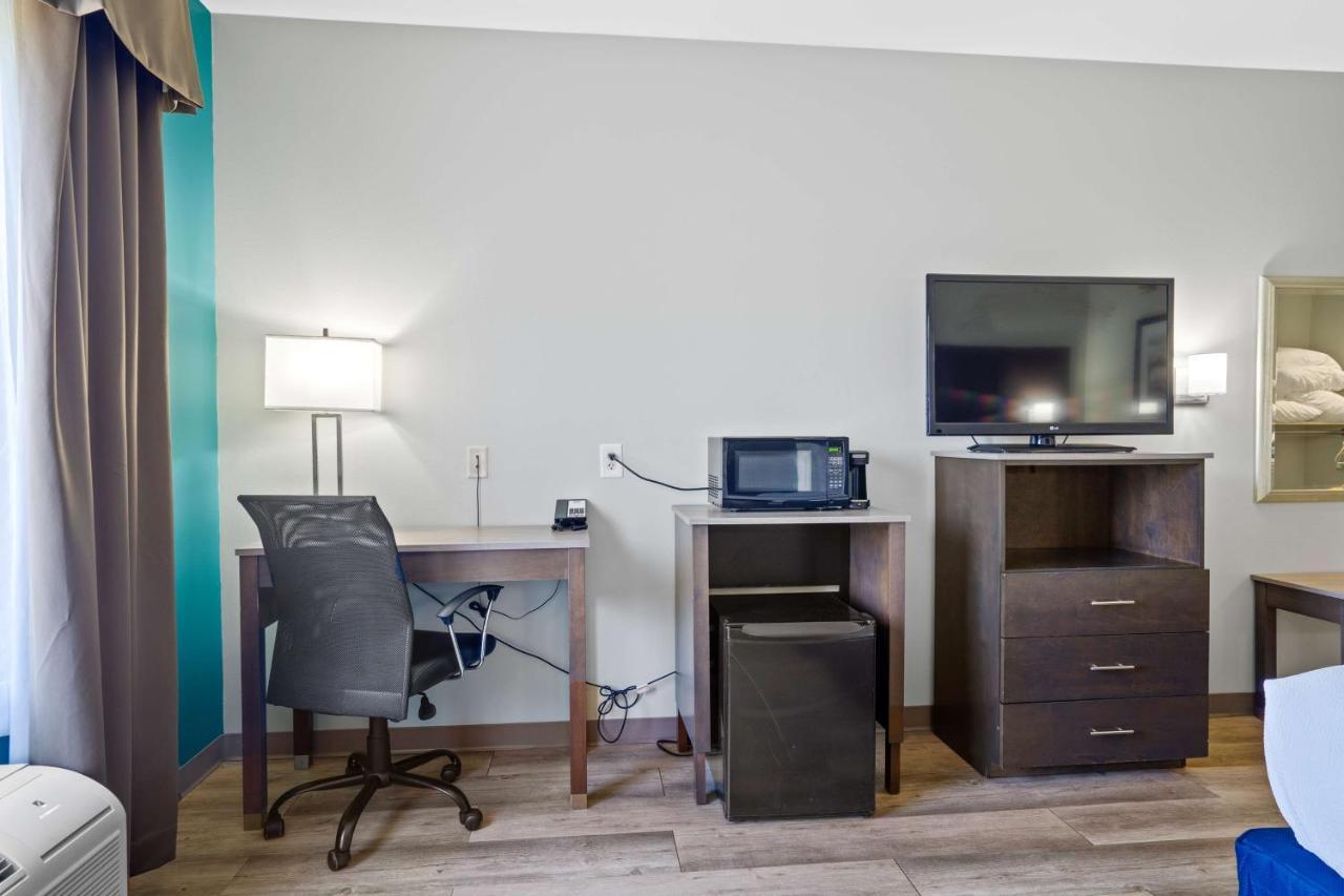 Blue Water & Bw Signature Collection Hotel Sneads Ferry
