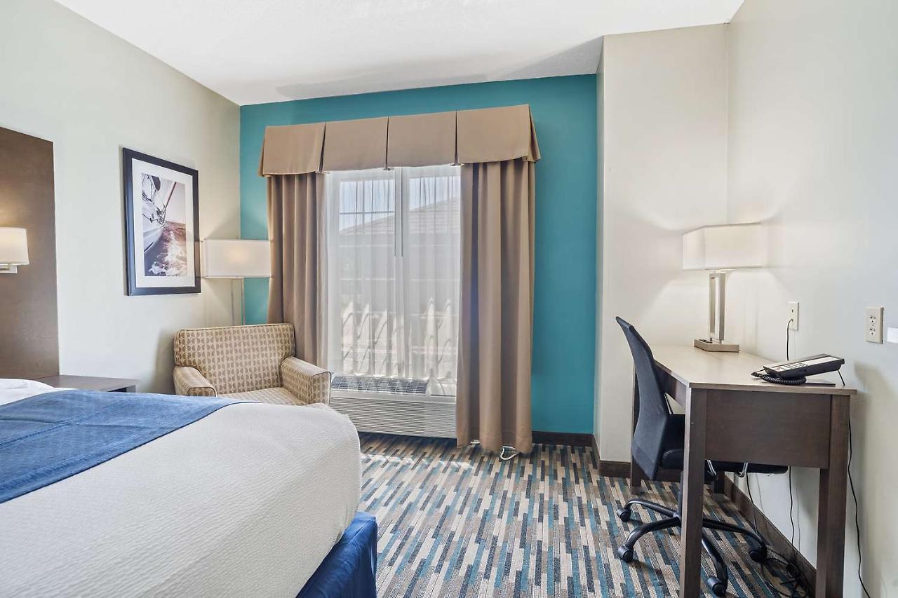 Hotel Blue Water & Bw Signature Collection Sneads Ferry