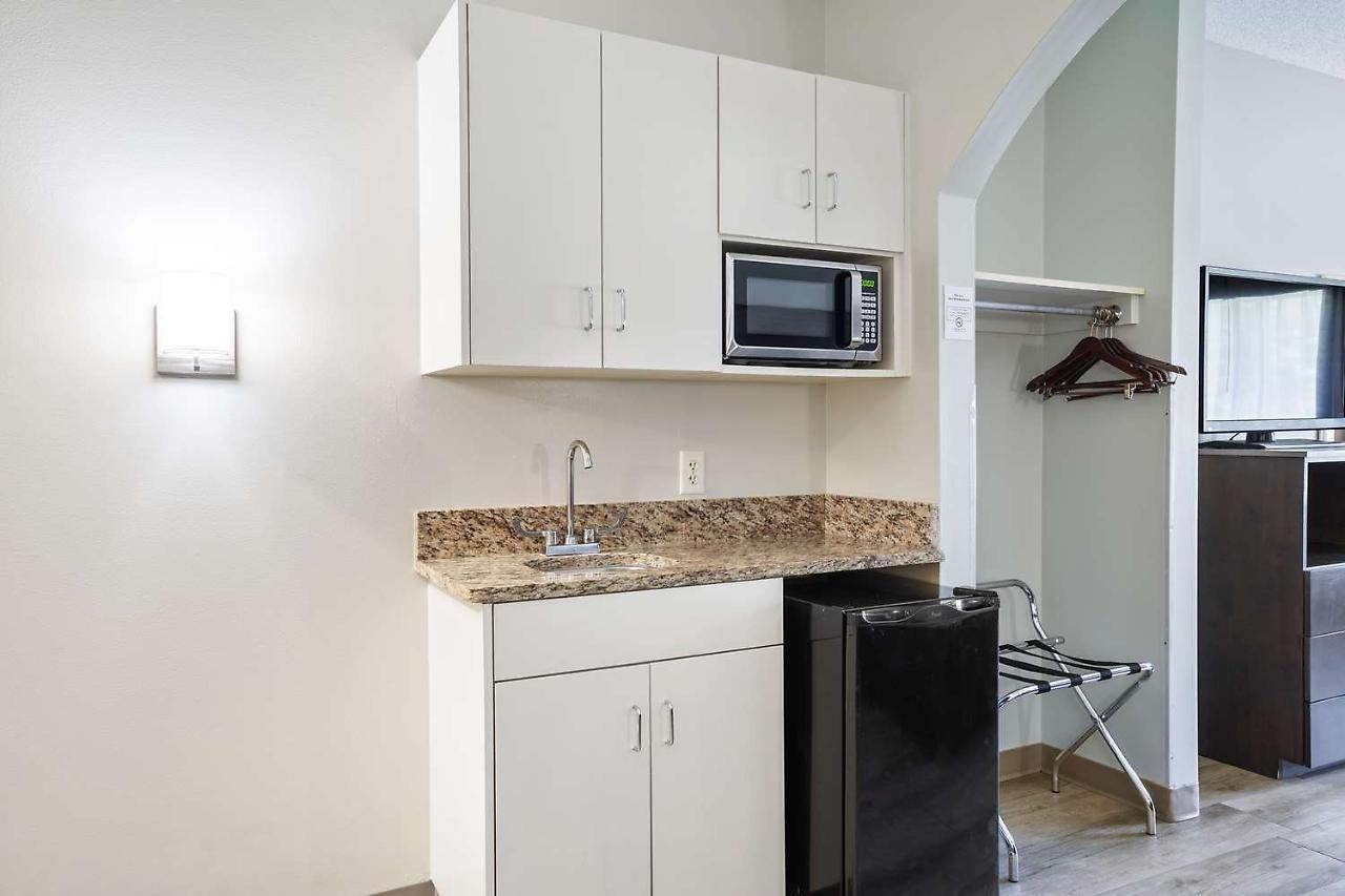 Hotel Blue Water & Bw Signature Collection Sneads Ferry